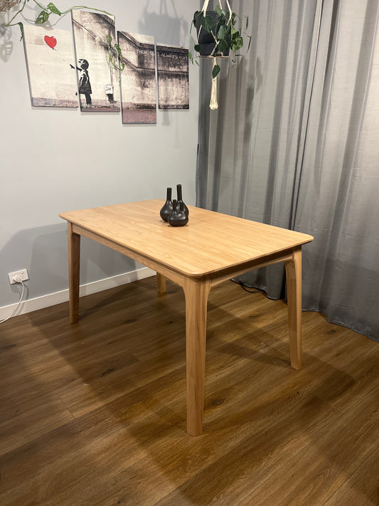 Zen Dinning table